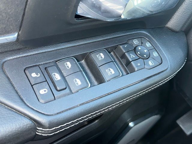 2025 Ram 2500 Laramie photo 16