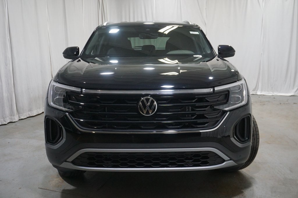 2025 Volkswagen Atlas Cross Sport SE Technology photo 3