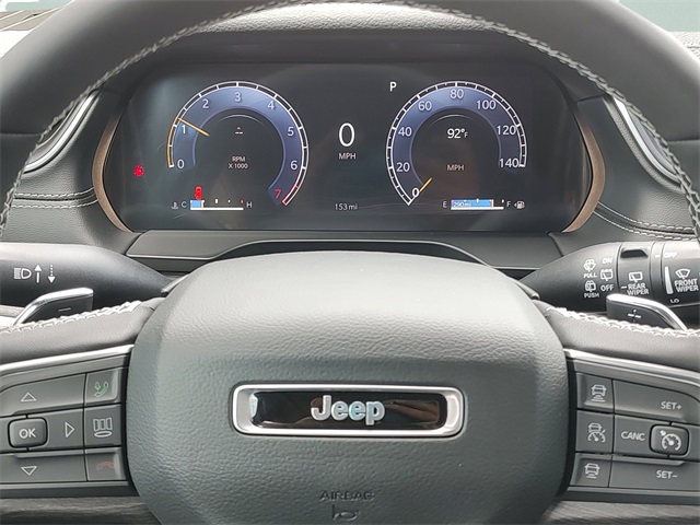 2025 Jeep Grand Cherokee Limited photo 12