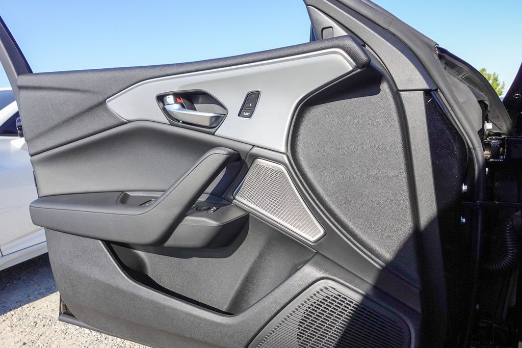 2025 Acura TLX Technology photo 13