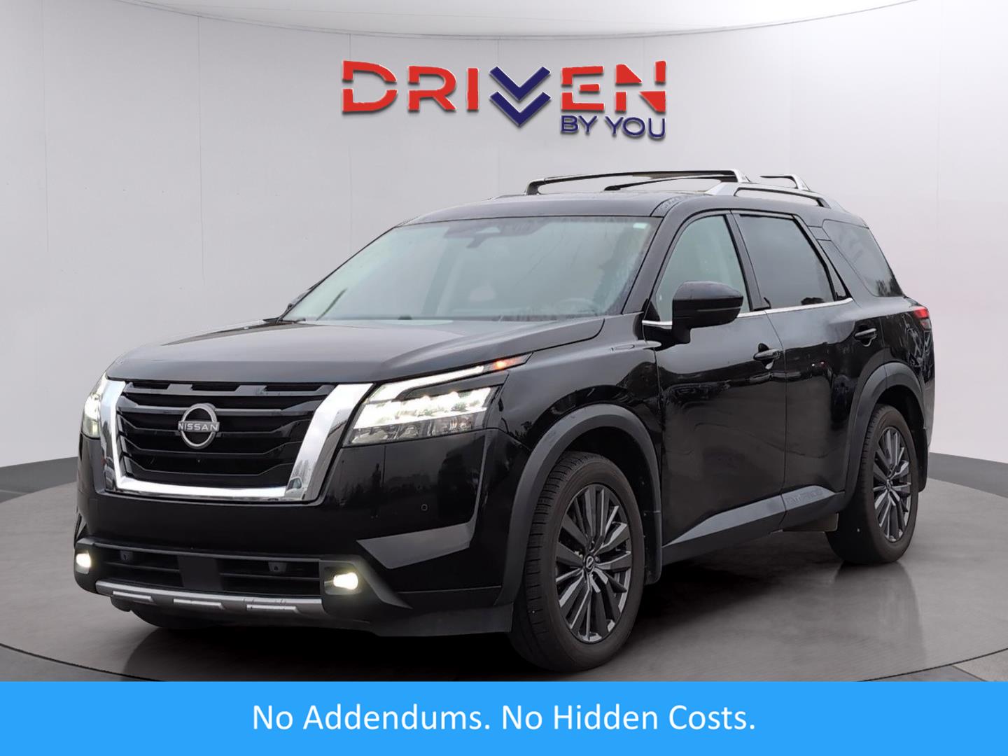 2022 Nissan Pathfinder SL's photo