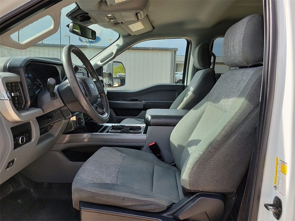 2023 Ford F-350 XLT photo 19