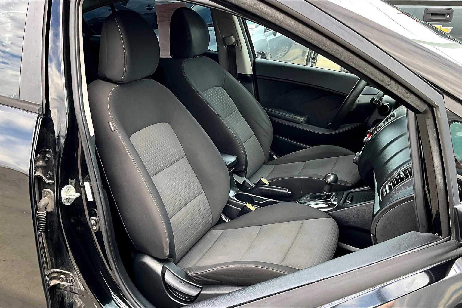 2015 Kia Forte LX photo 8