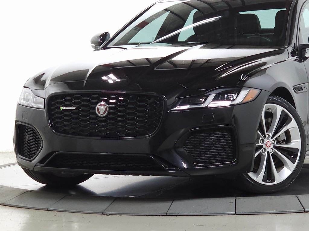 2022 Jaguar XF R-Dynamic SE photo 11