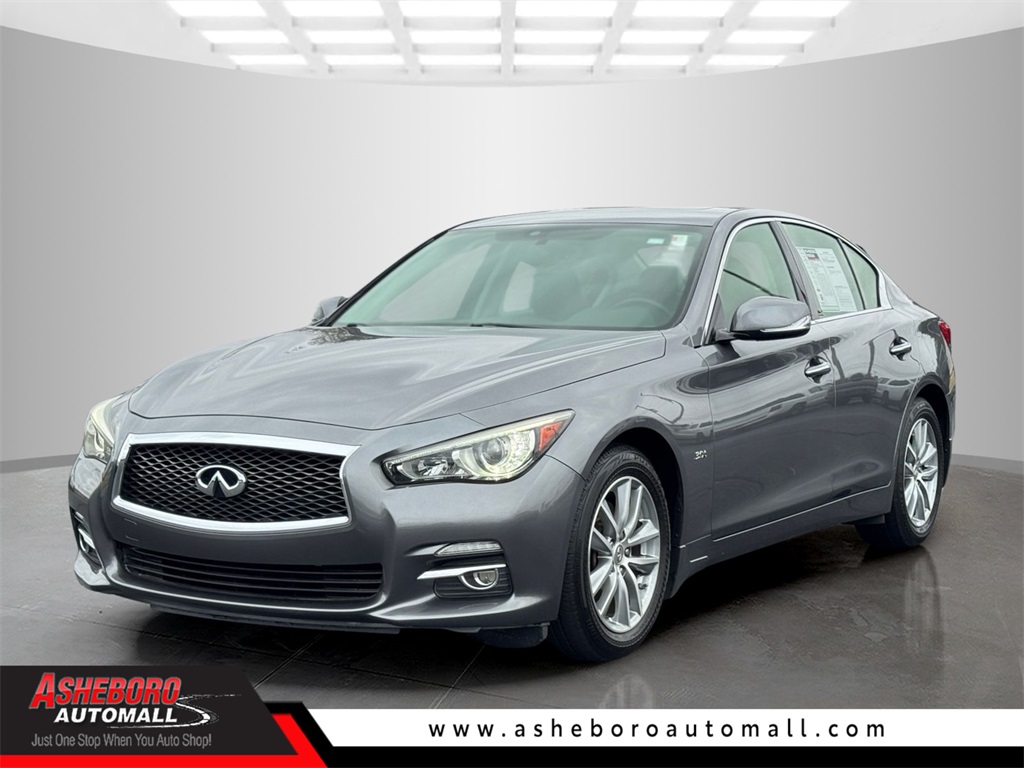 2017 INFINITI Q50 Premium's photo