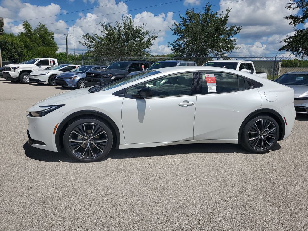 2026 Toyota Prius XLE photo 8