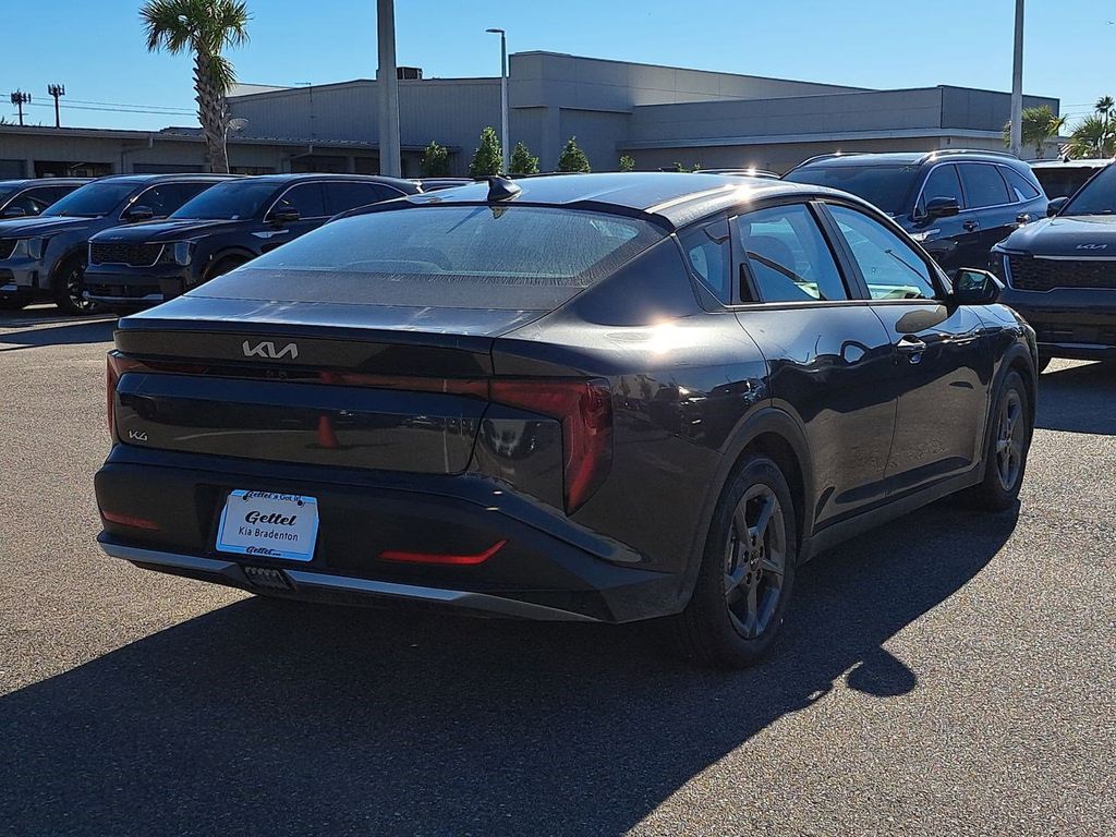 2025 Kia K4 LXS photo 5