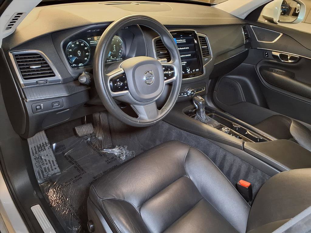 2020 Volvo XC90 Momentum photo 3