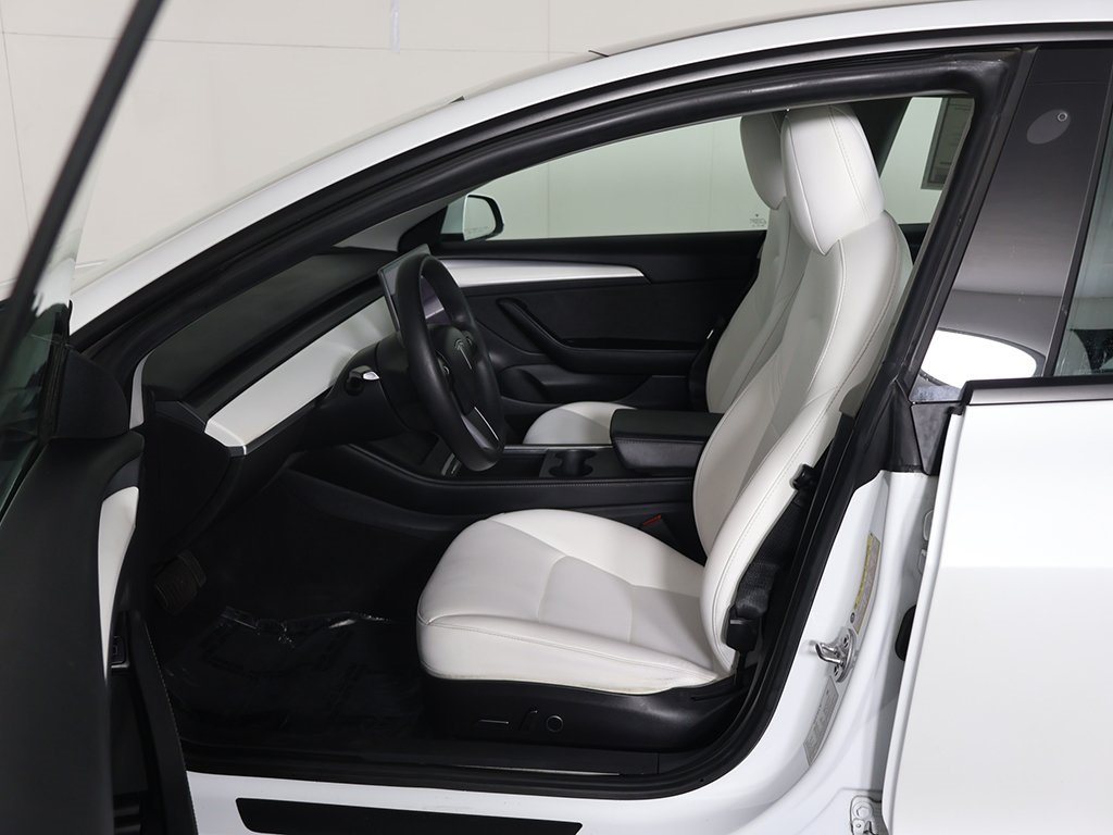 2021 Tesla Model 3 Standard Range Plus photo 17