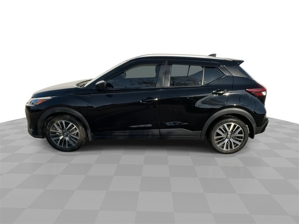 2022 Nissan Kicks SV photo 3