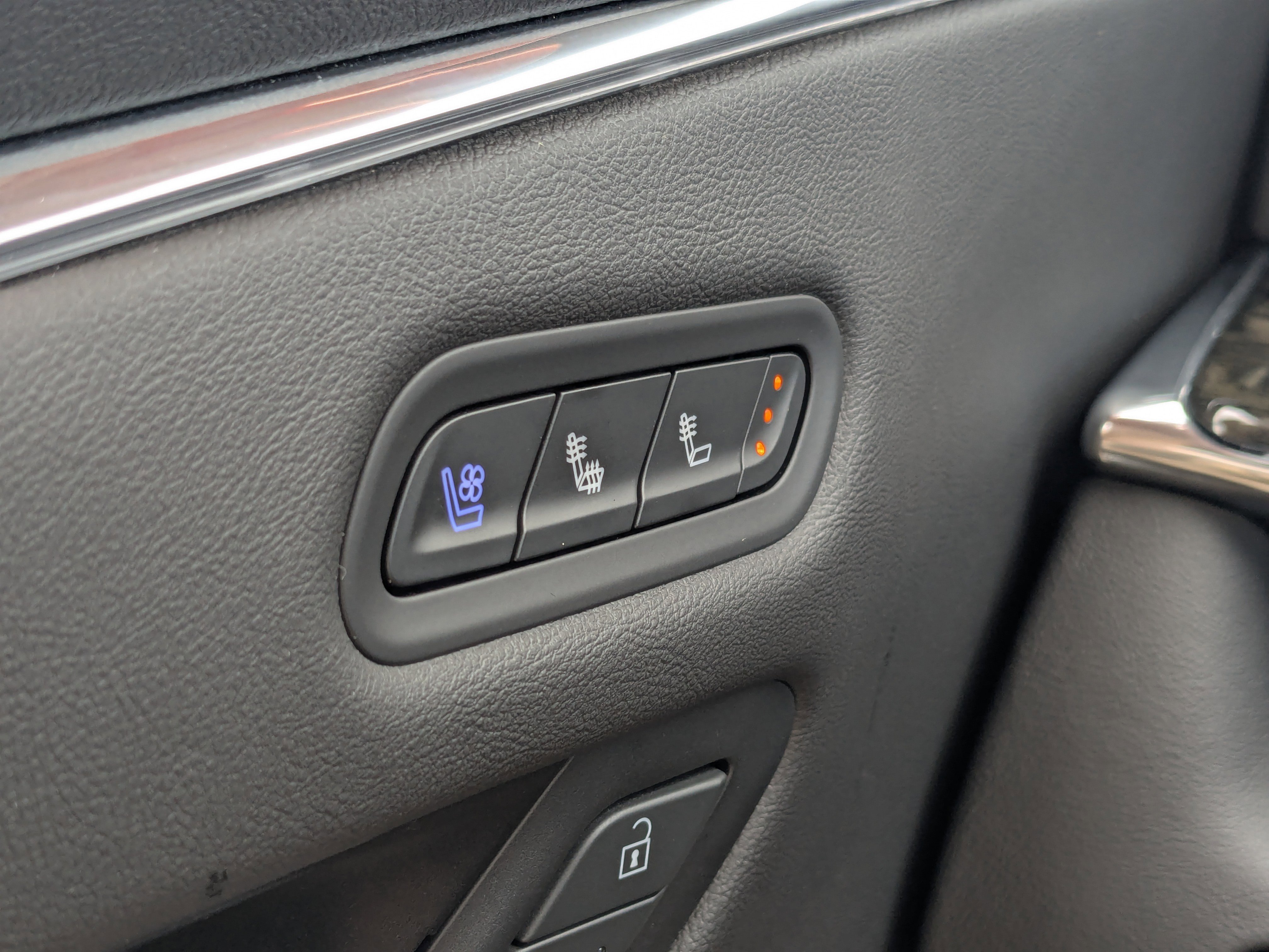 2024 Cadillac Escalade Premium Luxury photo 13