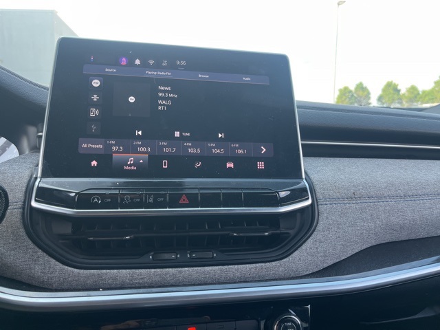 2024 Jeep Compass Latitude photo 10
