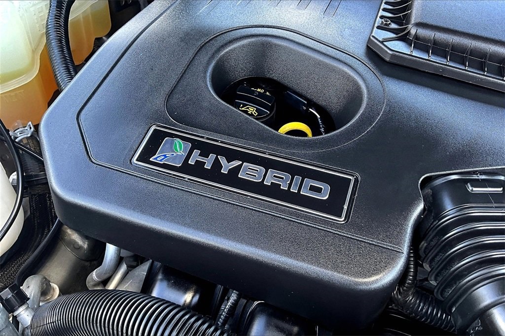 2020 Ford Fusion Hybrid SE photo 32