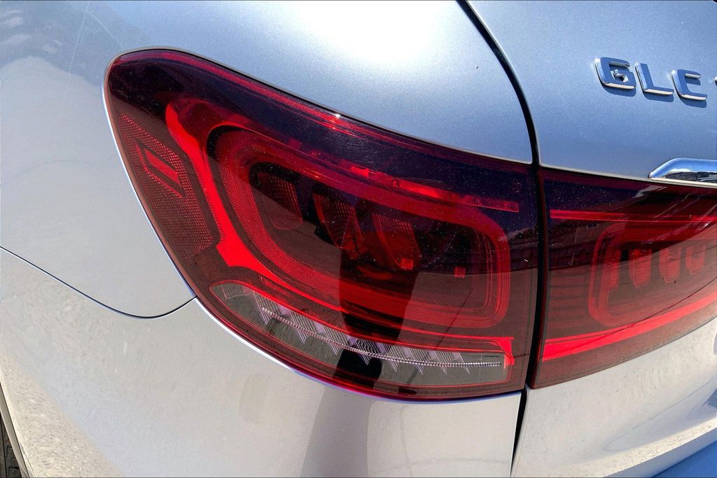 2022 Mercedes Benz GLC 300 photo 22