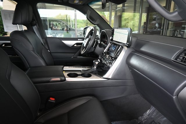 2024 Lexus LX 600 F SPORT photo 23