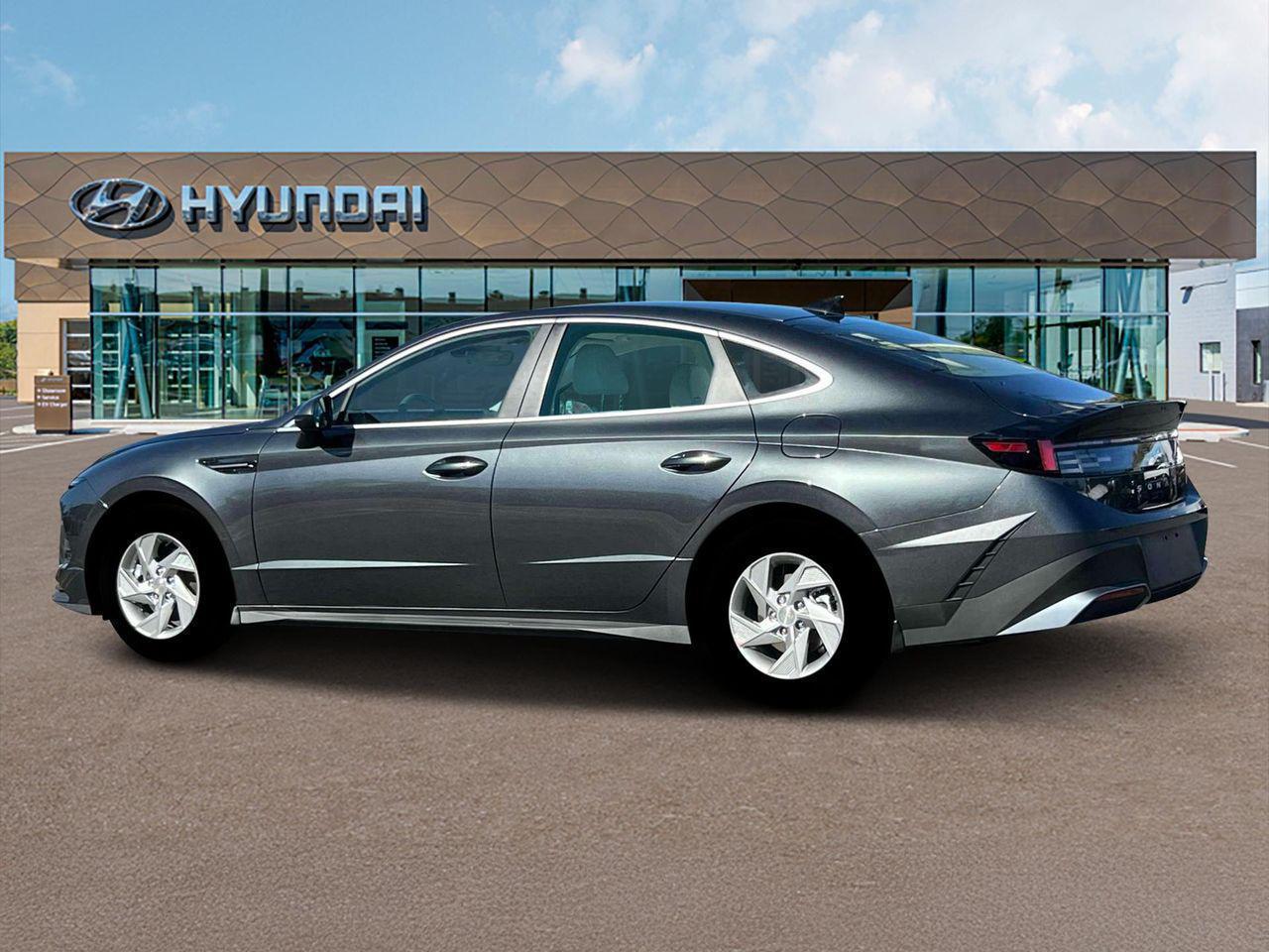2025 Hyundai Sonata SE photo 3
