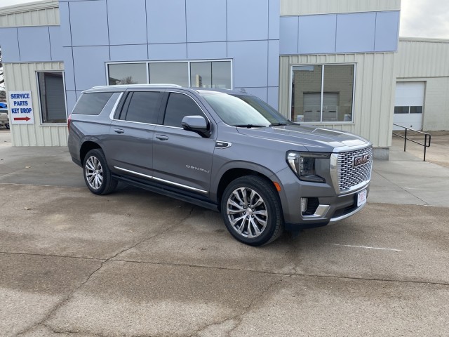 2021 GMC Yukon XL Denali's photo