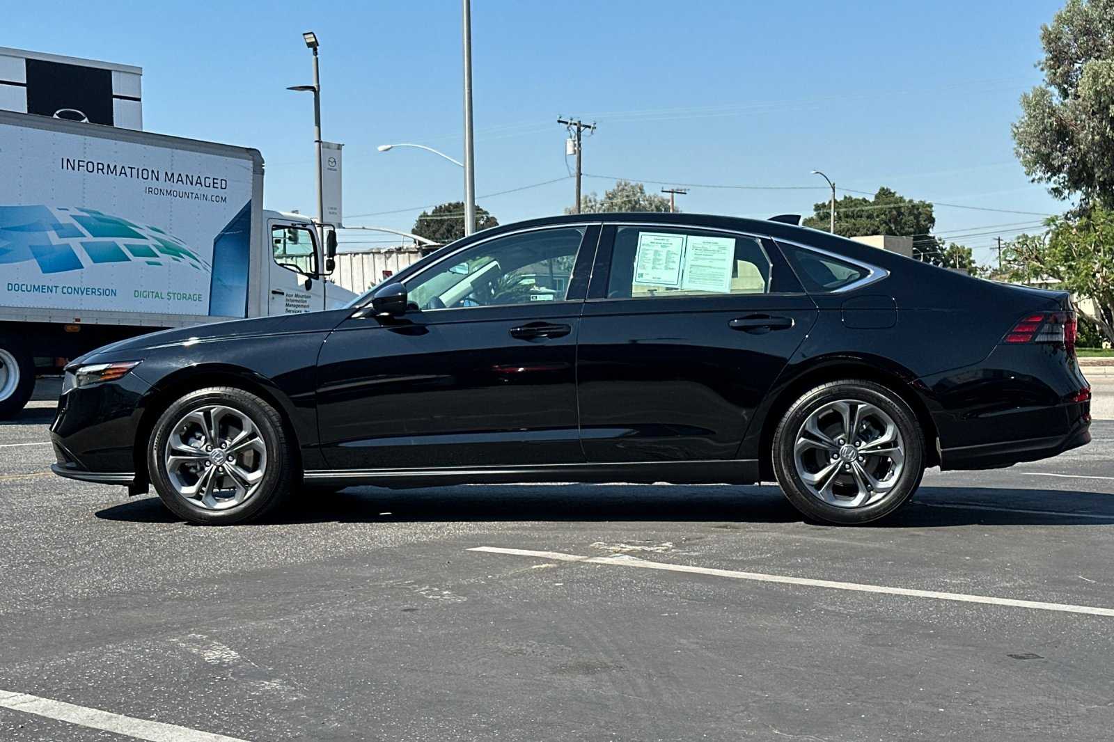 2023 Honda Accord EX photo 7