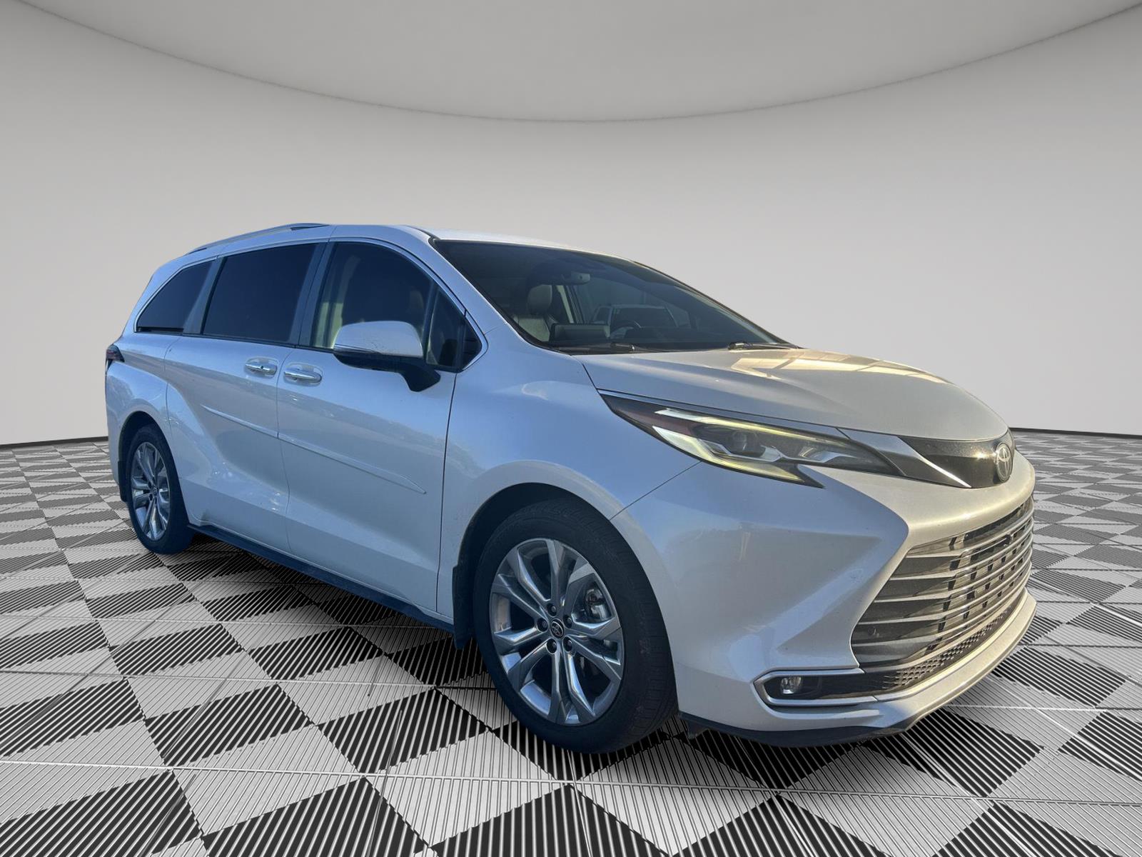 2022 Toyota Sienna Platinum