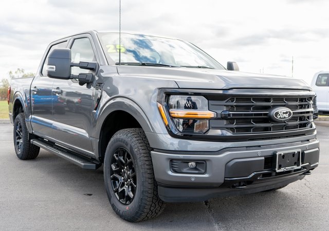 2025 Ford F-150 XLT photo 4