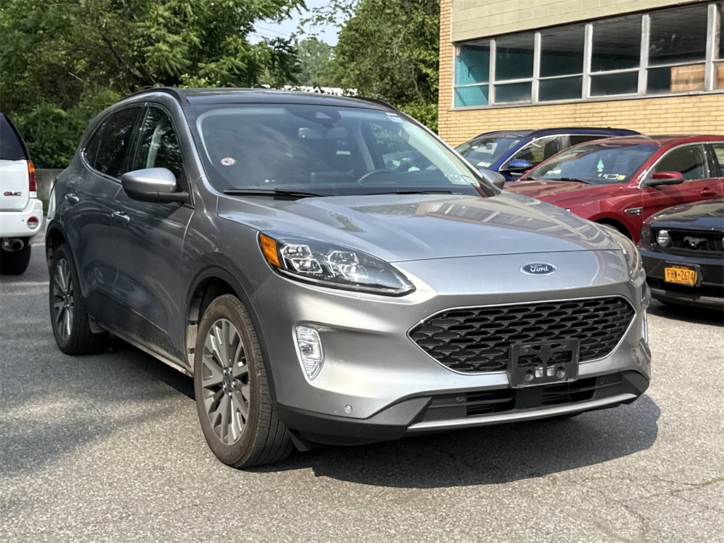 Used 2022 Silver Metallic Ford Titanium image 1