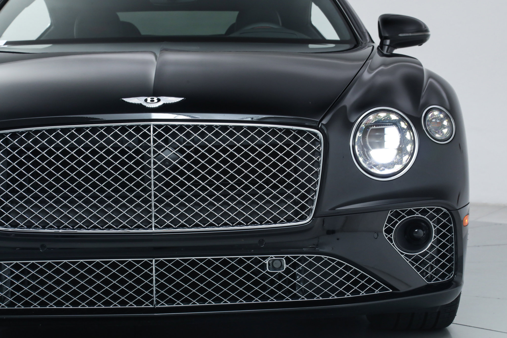 2022 Bentley Continental GT V8 photo 10
