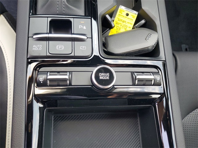 2025 Kia K5 GT-Line photo 21