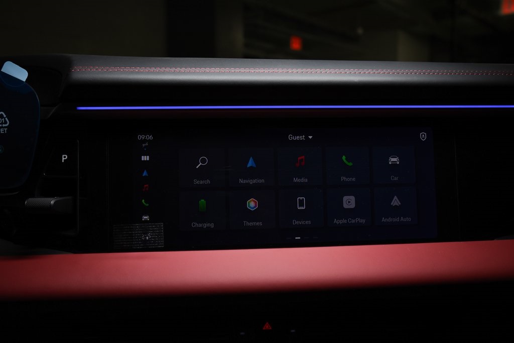 2025 Porsche Macan Electric photo 28