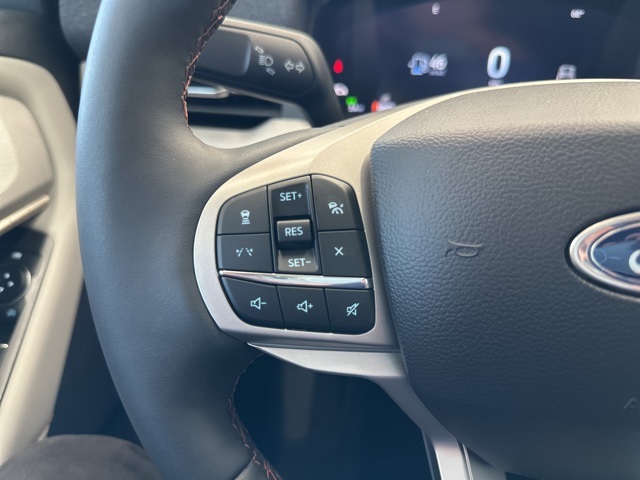 2025 Ford Explorer photo 11