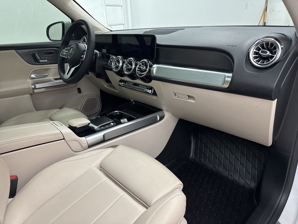 2021 Mercedes Benz GLB 250 photo 25