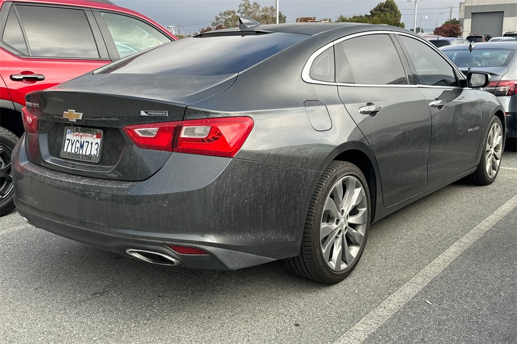 2017 Chevrolet Malibu Premier photo 2