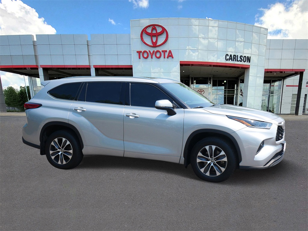 Certified 2021 Toyota Highlander XLE with VIN 5TDHZRBH4MS082768 for sale in Minneapolis, Minnesota