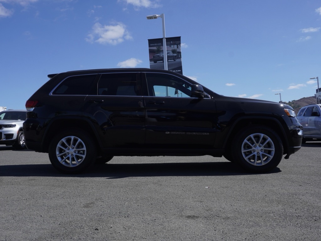 2022 Jeep Grand Cherokee Laredo E photo 2