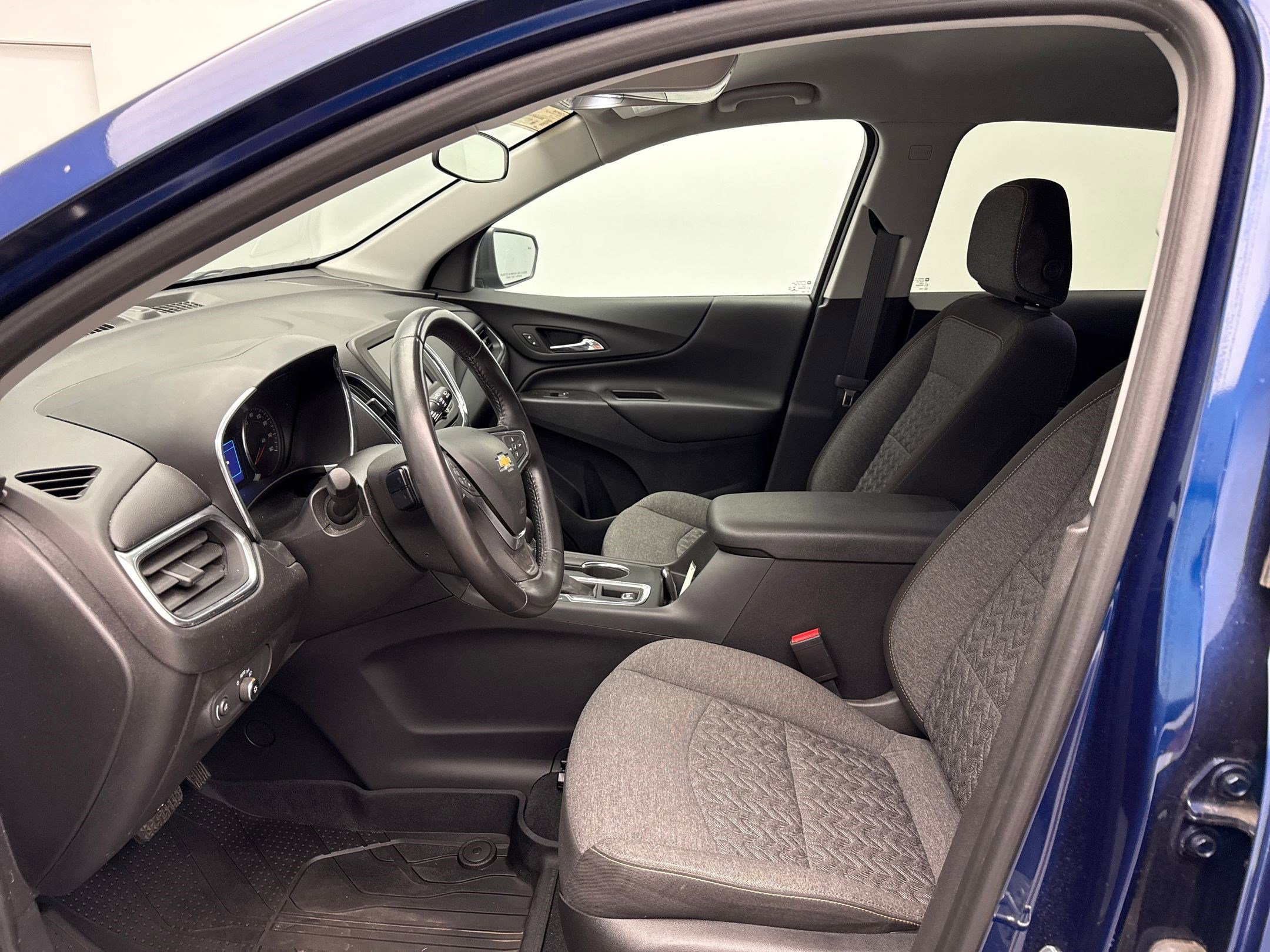 2022 Chevrolet Equinox LT photo 4