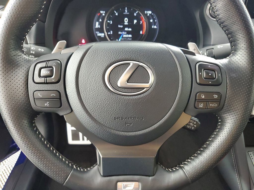 2023 Lexus IS 350 F SPORT photo 17