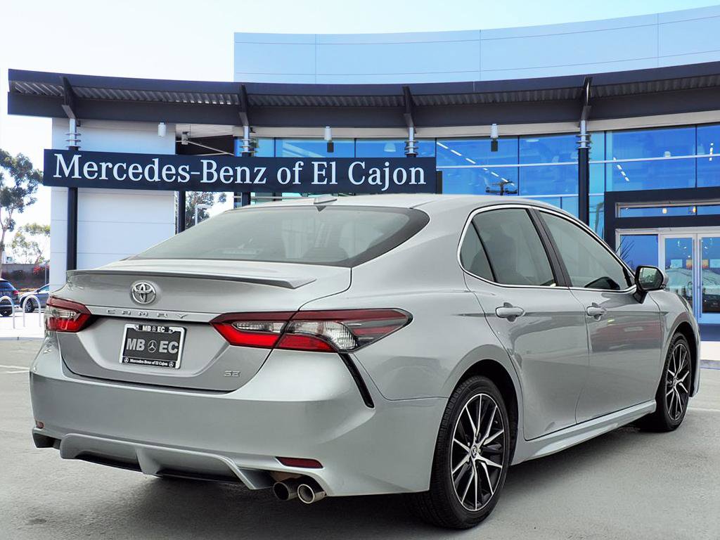 2024 Toyota Camry SE photo 3