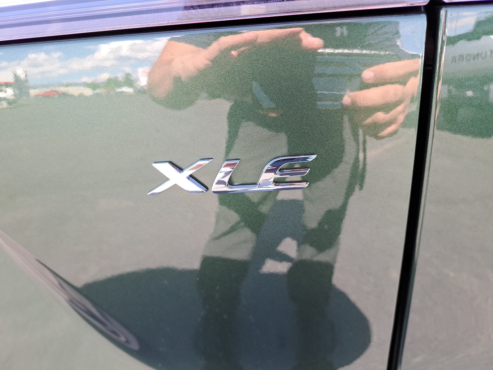 2025 Toyota Corolla Cross XLE photo 4