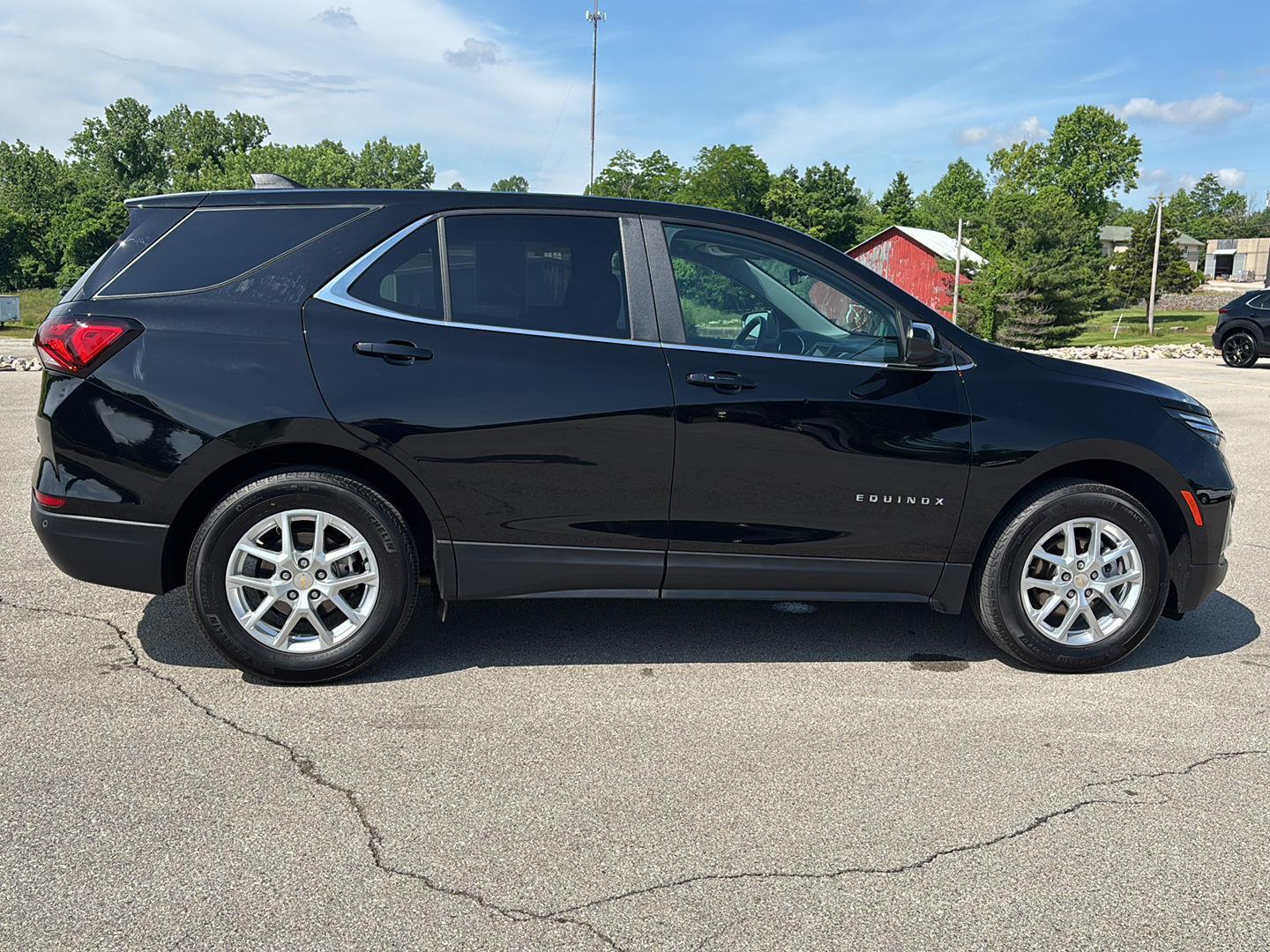 2023 Chevrolet Equinox LT photo 3