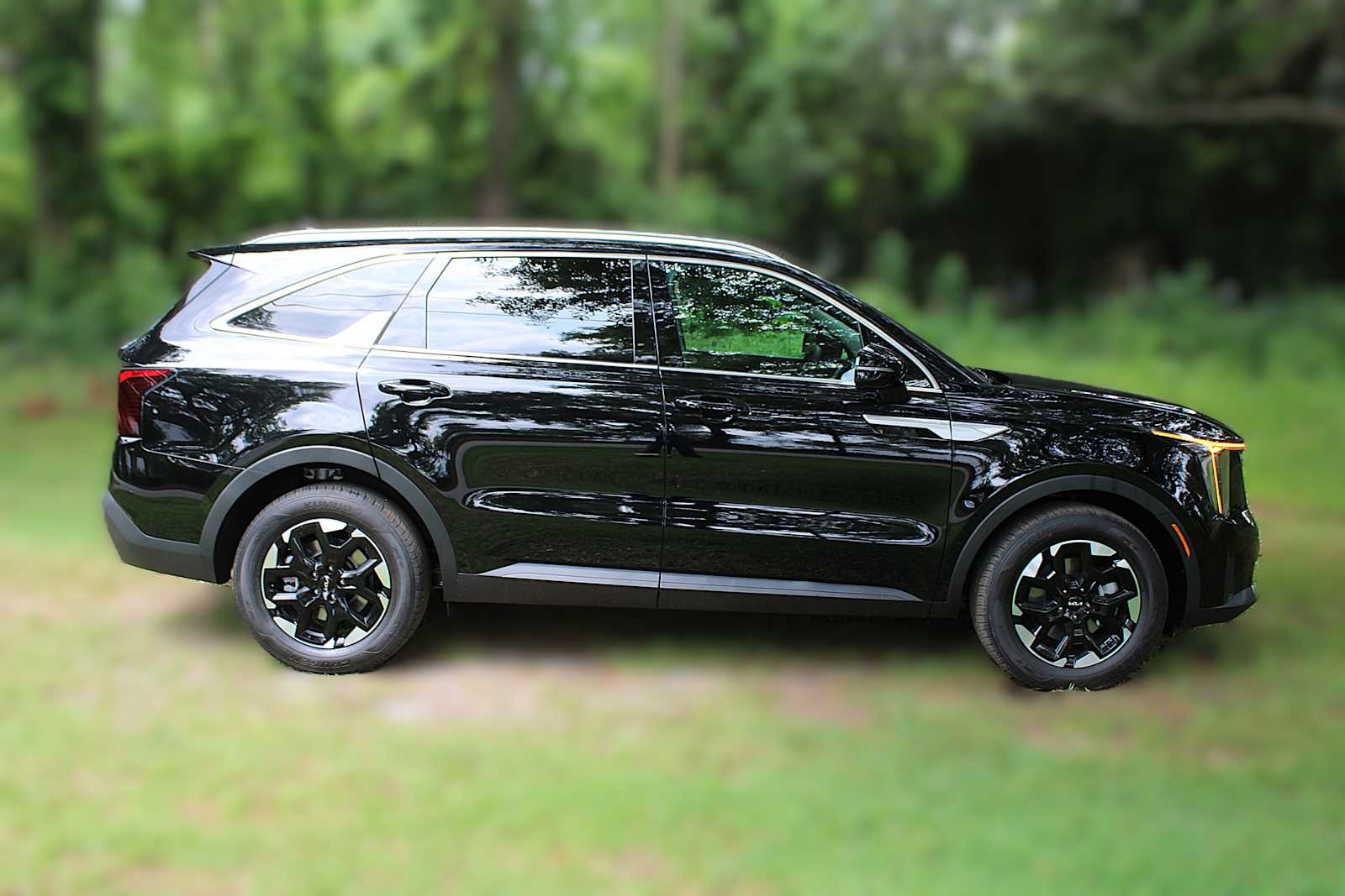 2025 Kia Sorento S photo 4