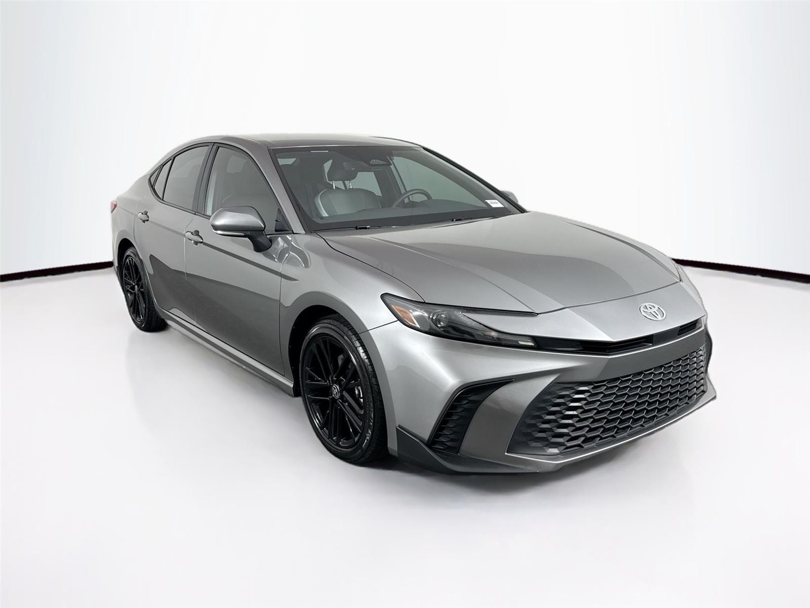 2025 Toyota Camry SE photo 4