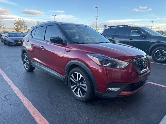2019 Nissan Kicks SR photo 4