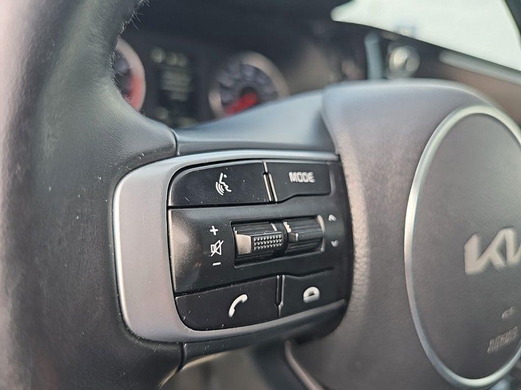 2023 Kia K5 GT-Line photo 11
