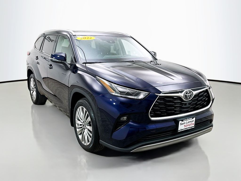 2022 Toyota Highlander Platinum's photo