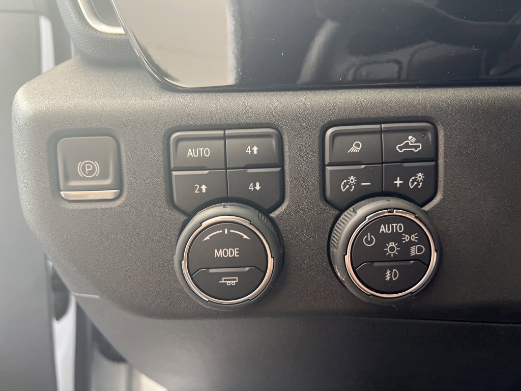 2024 Chevrolet Silverado 3500HD High Country photo 3