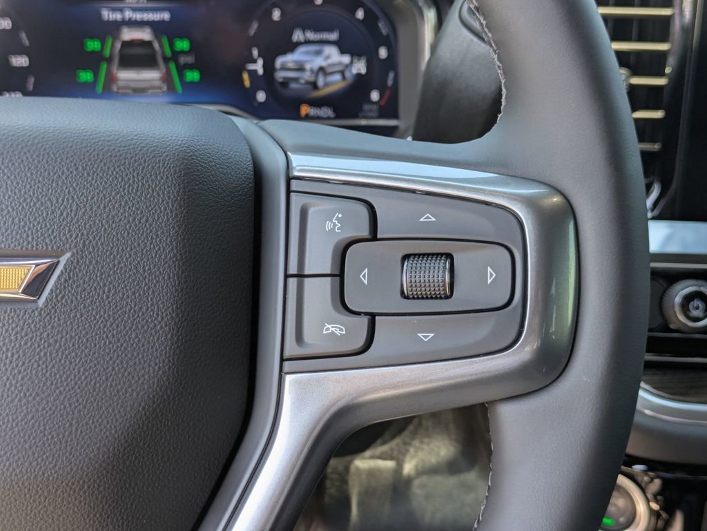 2025 Chevrolet Silverado 1500 LT photo 16