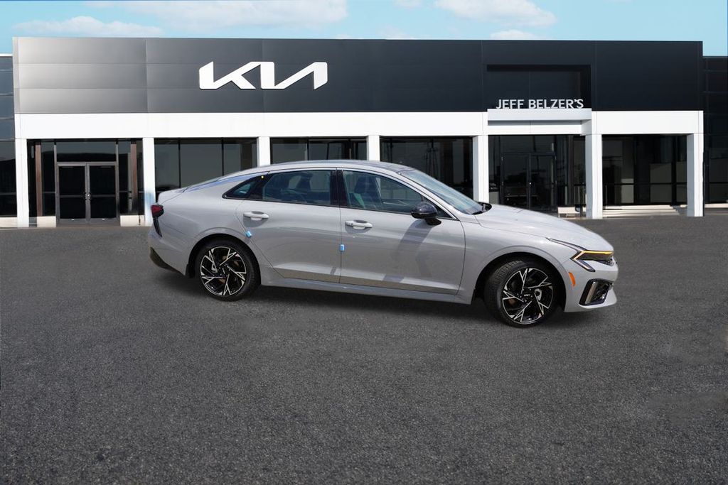 2025 Kia K5 GT-Line photo 2