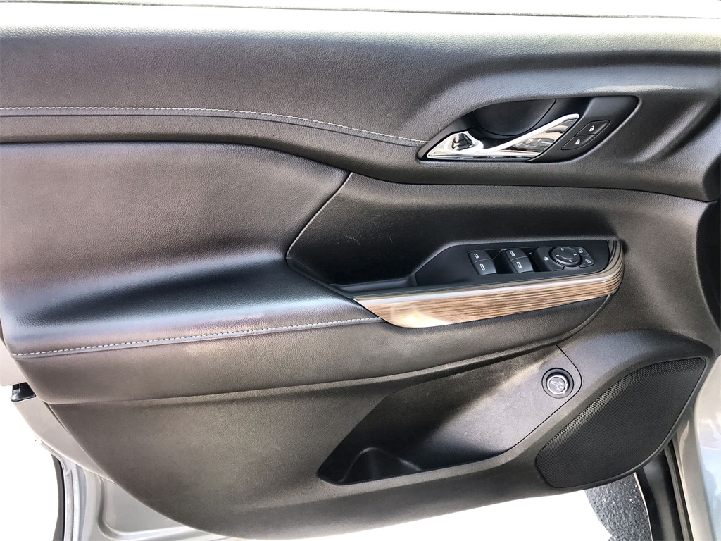 2023 Gmc Acadia SLE photo 13