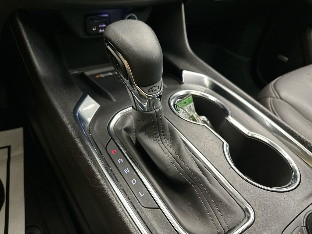 2023 Chevrolet Traverse Leather photo 12