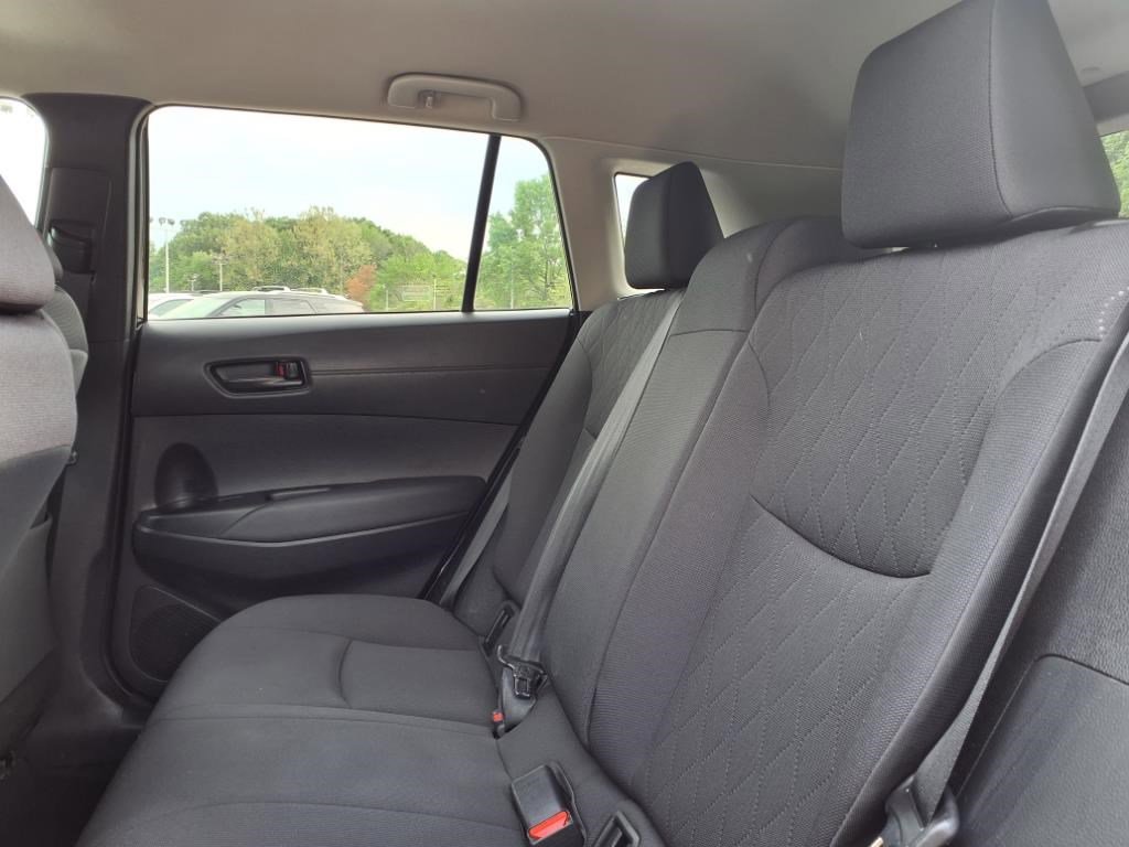 2022 Toyota Corolla Cross LE photo 17