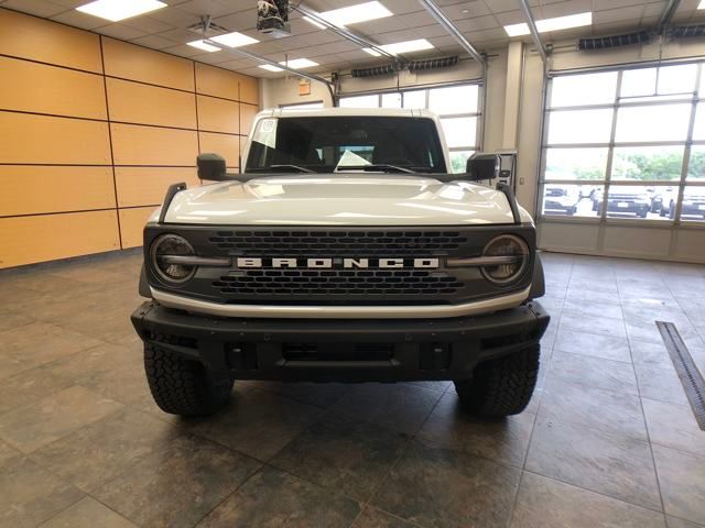 2025 Ford Bronco Badlands photo 2
